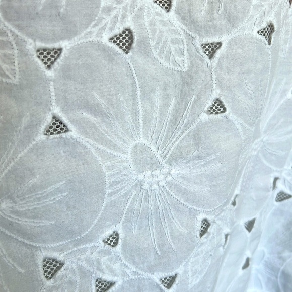 Lucky Brand White Laser Cut Floral Top_Size L - Picture 5 of 5